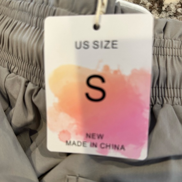 Amazon Women's Gray Wide Leg Pants with White Stripes Size Small NWT - Picture 4 of 5